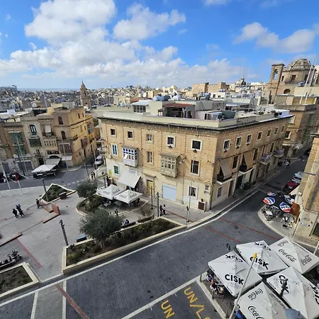 Spacious 3br In Historic Birgu, Ac & Wifi Lejlighed