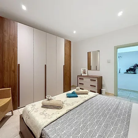 Spacious 3br In Historic Birgu, Ac & Wifi Birgu